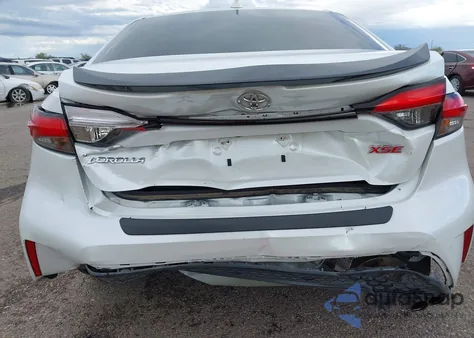 2022 Toyota Corolla Xse z USA, uszkodzony, nr VIN 5YFT4MCE6NP128580